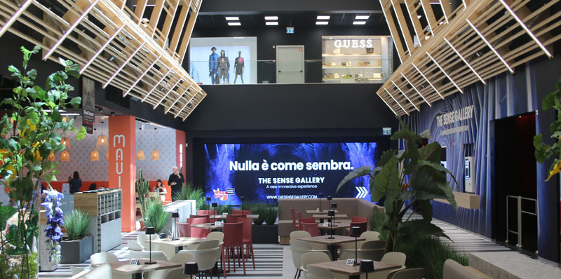 FoxTown Family Stores Lounge